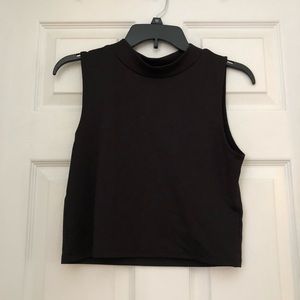 DIVIDED BLACK CROP TOP